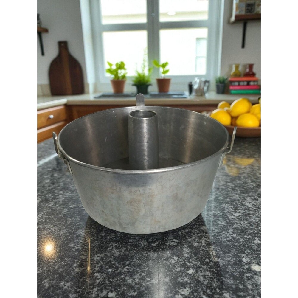 Vtg Worthmore 2 Piece Footed Aluminum 10" Angel Food Cake Pan w 3 feet